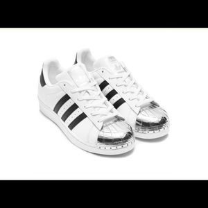❌❌SOLD❌❌ADIDAS SUPERSTAR SNEAKERS